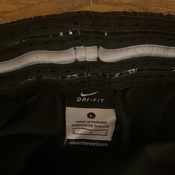 Nike Dri-fit basketball shorts - Picture 3 of 3
